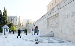 Президент Ильхам Алиев посетил могилу неизвестного солдата в Афинах (ФОТО)