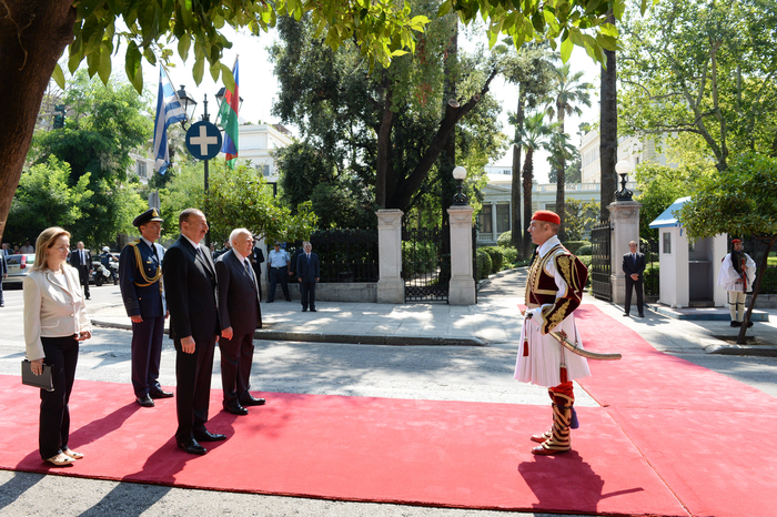 В Афинах состоялась церемония официальной встречи Президента Азербайджана Ильхама Алиева (ФОТО)