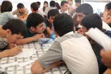 В Шамкире прошло первенство города по "Что? Где? Когда?" с участием 30 команд (ФОТО)