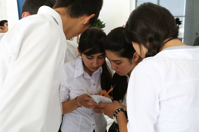 В Шамкире прошло первенство города по "Что? Где? Когда?" с участием 30 команд (ФОТО)