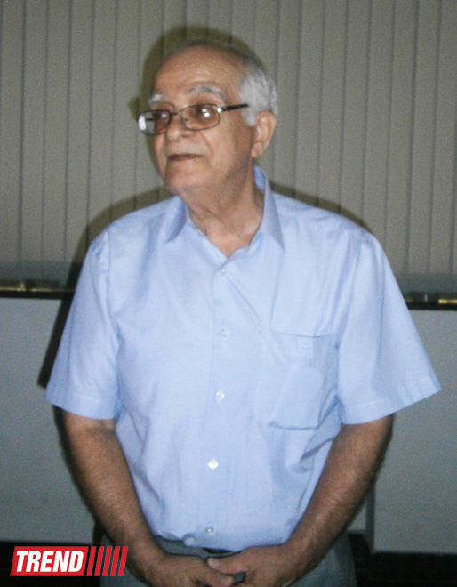 В Баку открылась выставка Чингиза Дадашлы (ФОТО)