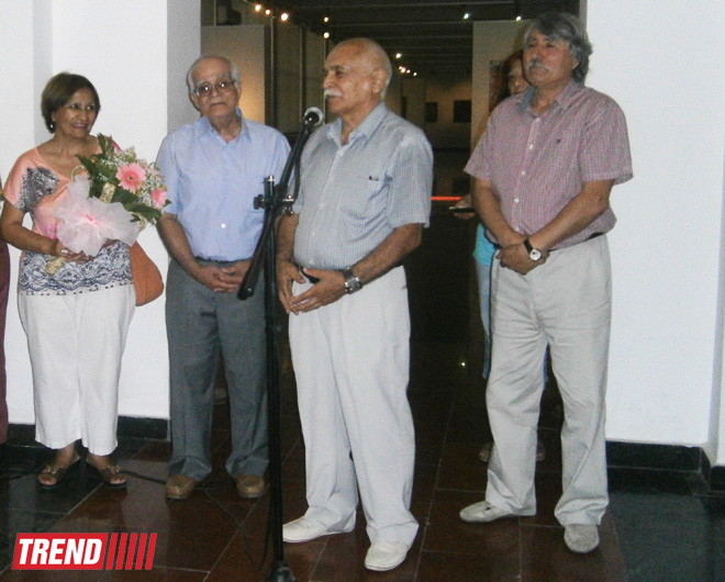 В Баку открылась выставка Чингиза Дадашлы (ФОТО)