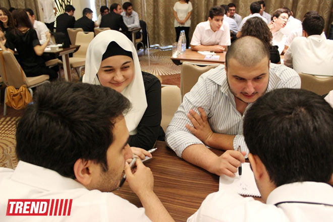 Состоялось открытие фестиваля "Бакинская жемчужина-2014" с участием известных знатоков (ФОТО)