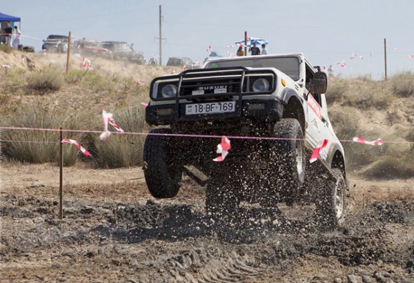 В Баку на берегу Каспия состоится захватывающее автошоу  "Пляжный Триал" (ФОТО)