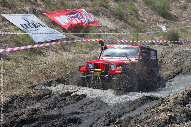 В Баку на берегу Каспия состоится захватывающее автошоу  "Пляжный Триал" (ФОТО)