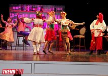 "Золотая свадьба" по-азербайджански - синтез Гобустана, цветов, украинских танцев … (ФОТО)