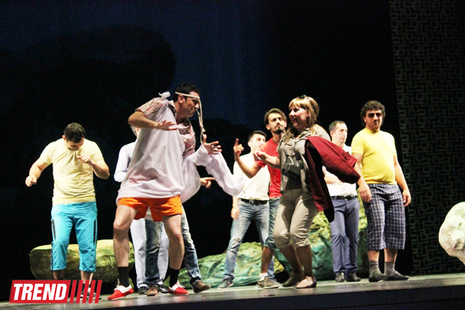 "Золотая свадьба" по-азербайджански - синтез Гобустана, цветов, украинских танцев … (ФОТО)