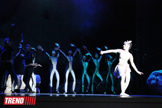 "Золотая свадьба" по-азербайджански - синтез Гобустана, цветов, украинских танцев … (ФОТО)