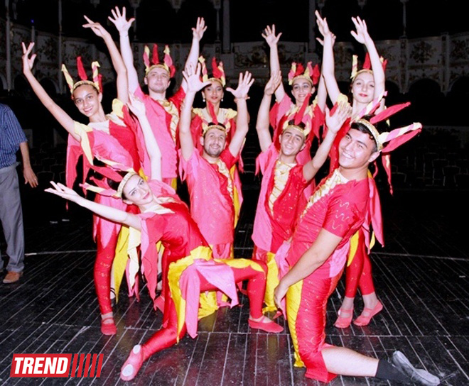 "Золотая свадьба" по-азербайджански - синтез Гобустана, цветов, украинских танцев … (ФОТО)