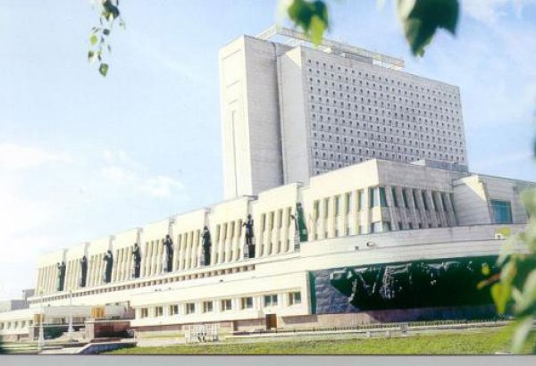 В Омске открылась выставка художников из  Баку и Шеки "Две реки искусства"