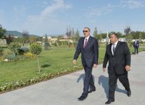 Президент Азербайджана ознакомился с работами по реконструкции в парке Гейдара Алиева в Хызы (ФОТО)
