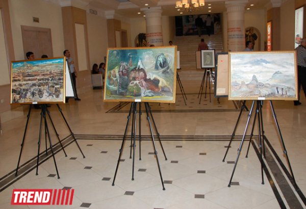 В Баку представлены эскизы декораций к азербайджанским фильмам (ФОТО)