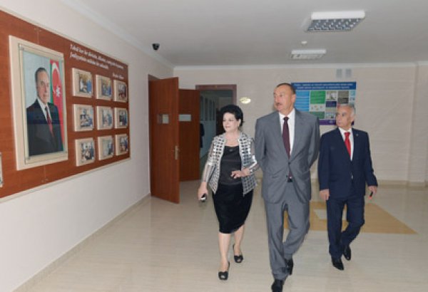 Президент Азербайджана ознакомился с состоянием здания одной из бакинских средних школ после капремонта (ФОТО)