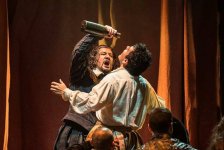 Авез Абдулла с большим успехом выступил  в Чили в опере «Отелло» (ФОТО)