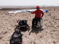 Паралимпиец Кямал Мамедов учится летать на параплане (ФОТО)