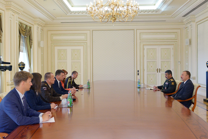 Президент Азербайджана принял делегацию во главе с министром обороны Латвии