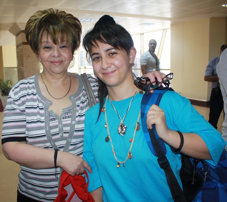 Азербайджанские школьники и студенты отправились в учебно-ознакомительную поездку по России (ФОТО)