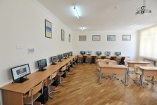 Президент Азербайджана ознакомился со зданием одной из бакинских средних школ после капремонта и реконструкции