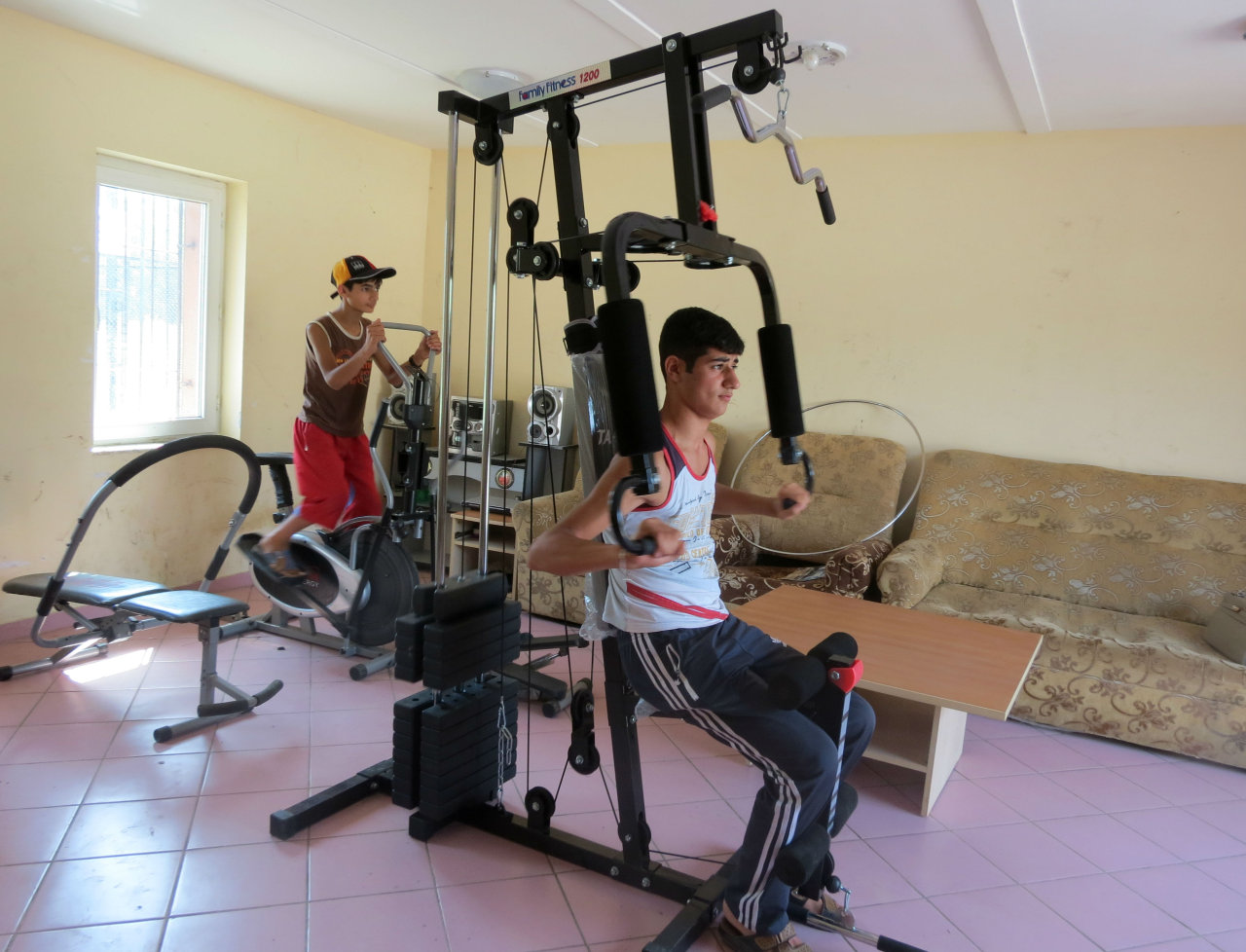 Компания "Nobel Oil" благоустроила детскую спортивную площадку в Гяндже (ФОТО)