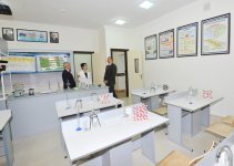 Ильхам Алиев ознакомился с Комплексом "Школа-лицей" Бакинского славянского университета после капремонта (ФОТО)