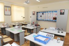 Президент Азербайджана ознакомился с новым корпусом одной из бакинских школ после капремонта и реконструкции  (ФОТО)