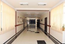 Президент Азербайджана ознакомился с новым корпусом одной из бакинских школ после капремонта и реконструкции  (ФОТО)