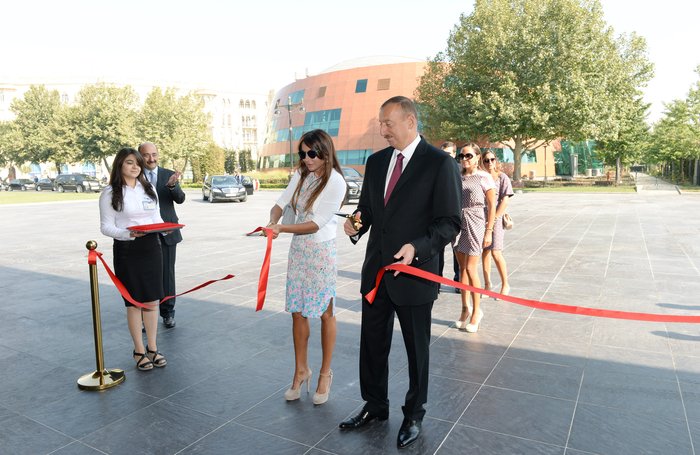 Президент Ильхам Алиев: Азербайджан – это родина искусства ковроткачества (ФОТО)