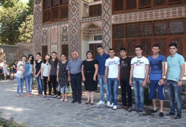 В Азербайджане проводятся экскурсионные туры "Узнай свою страну" (ФОТО)