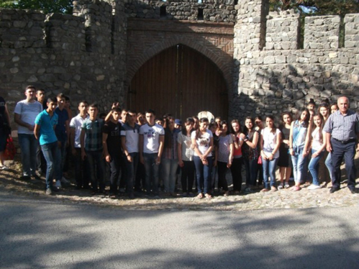 В Азербайджане проводятся экскурсионные туры "Узнай свою страну" (ФОТО)