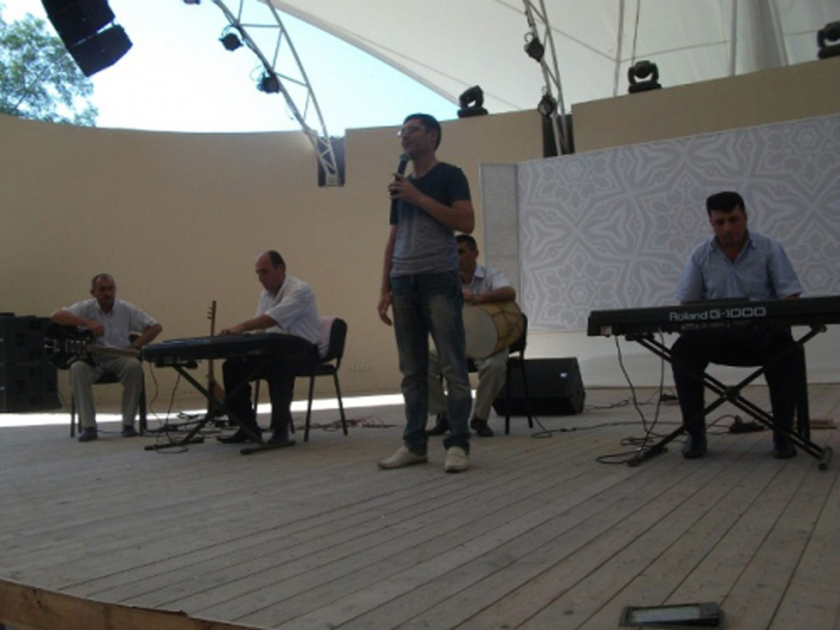 В Азербайджане проводятся экскурсионные туры "Узнай свою страну" (ФОТО)