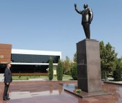 Президент Азербайджана совершает визит в Бейлаганский район (ФОТО)