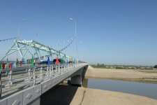 Президент Азербайджана принял участие в открытии моста через Куру на автодороге Гаджигабул-Бахрамтепе (ФОТО)