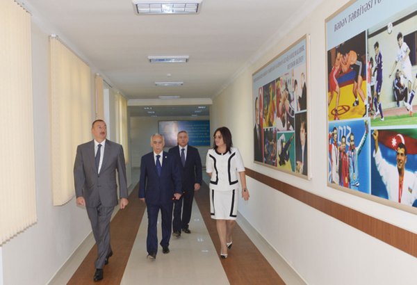 Президент Азербайджана ознакомился со зданием бакинской школы № 46 после капремонта и реконструкции (ФОТО)