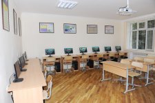 Президент Азербайджана ознакомился со зданием бакинской школы № 46 после капремонта и реконструкции (ФОТО)