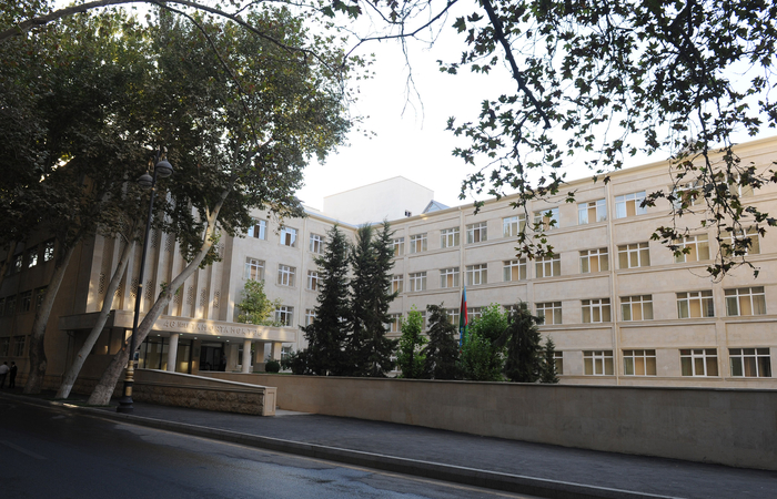 Президент Азербайджана ознакомился со зданием бакинской школы № 46 после капремонта и реконструкции (ФОТО)