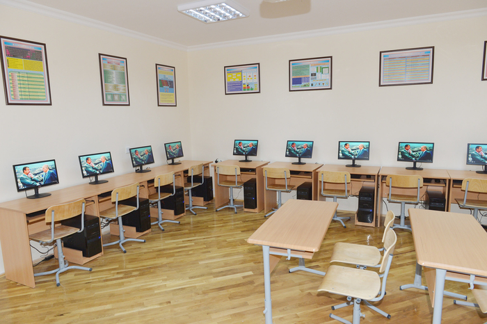 Президент Азербайджана ознакомился со зданием бакинской школы № 46 после капремонта и реконструкции (ФОТО)