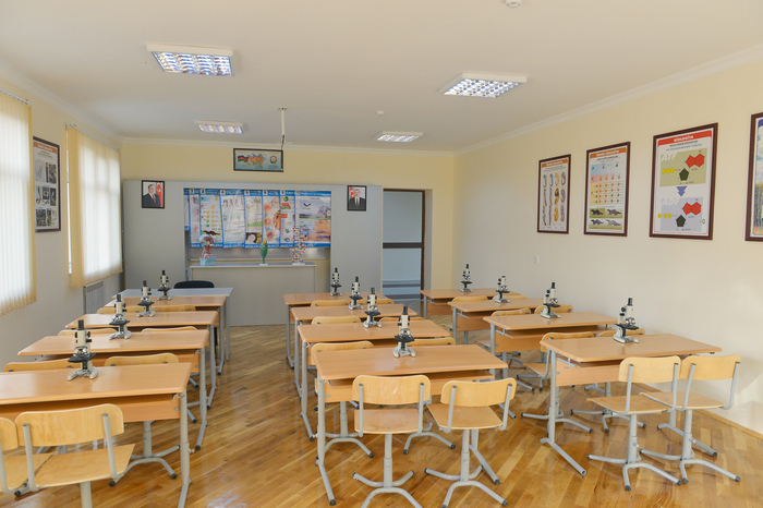 Президент Азербайджана ознакомился со зданием бакинской школы № 46 после капремонта и реконструкции (ФОТО)