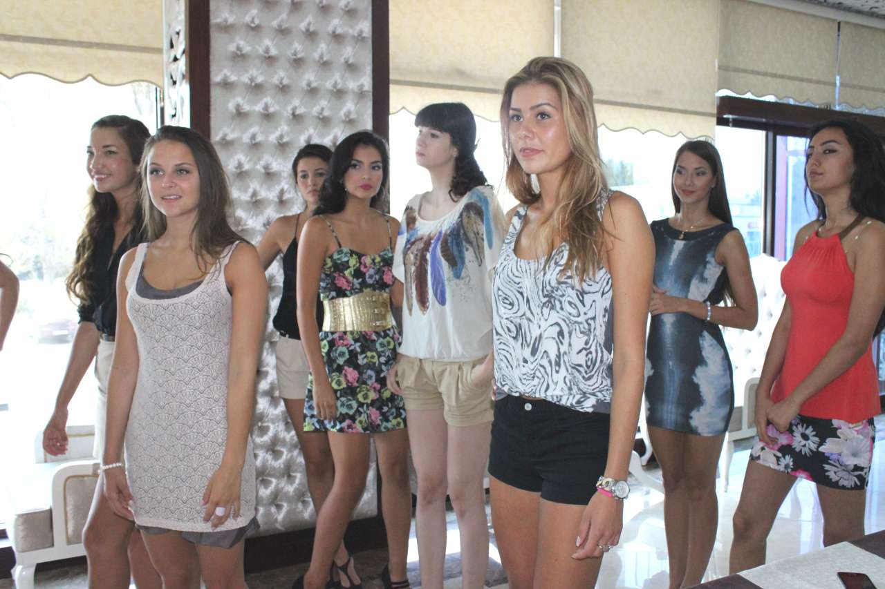 Красавицы со всего мира прибывают в Азербайджан для участия в "Miss Globe İnternational" (ФОТО)