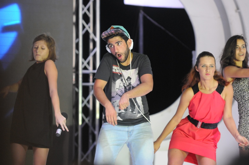 На побережье Каспия прошел гала-концерт фестиваля КВН "Бакинские каникулы" (ФОТО)