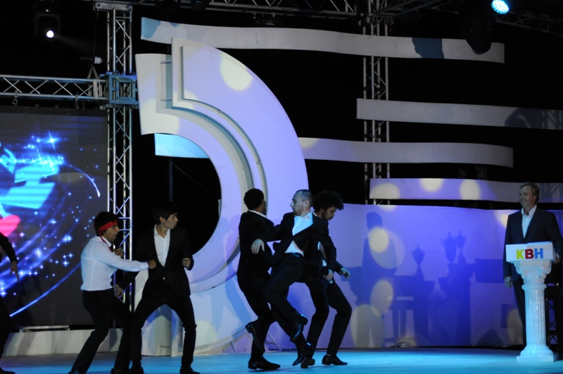 На побережье Каспия прошел гала-концерт фестиваля КВН "Бакинские каникулы" (ФОТО)