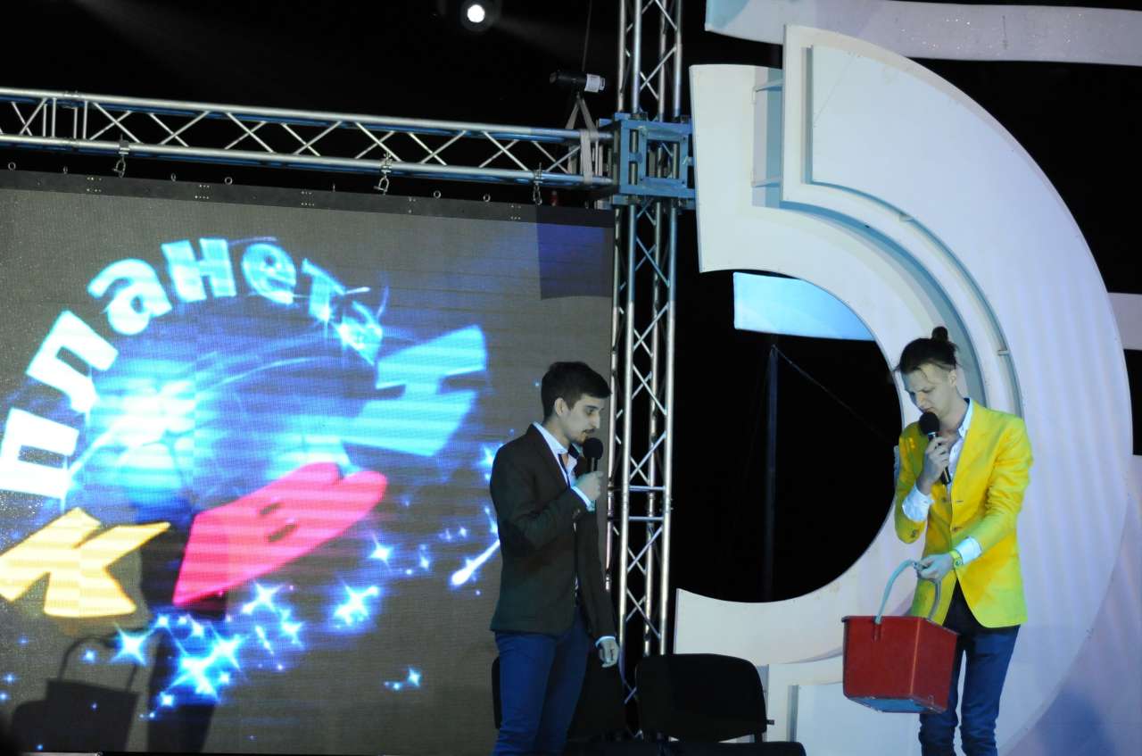 На побережье Каспия прошел гала-концерт фестиваля КВН "Бакинские каникулы" (ФОТО)