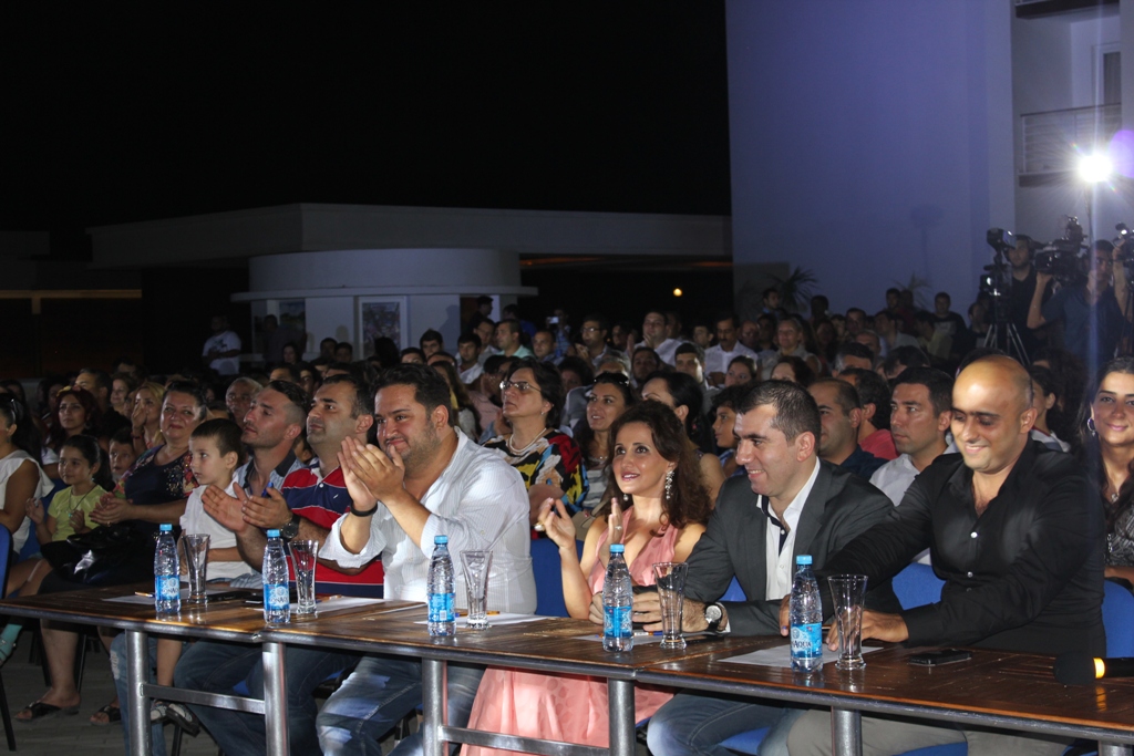 На побережье Каспия прошел гала-концерт фестиваля КВН "Бакинские каникулы" (ФОТО)