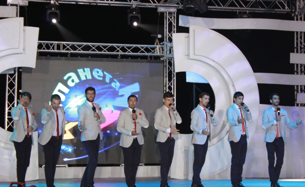 На побережье Каспия прошел гала-концерт фестиваля КВН "Бакинские каникулы" (ФОТО)