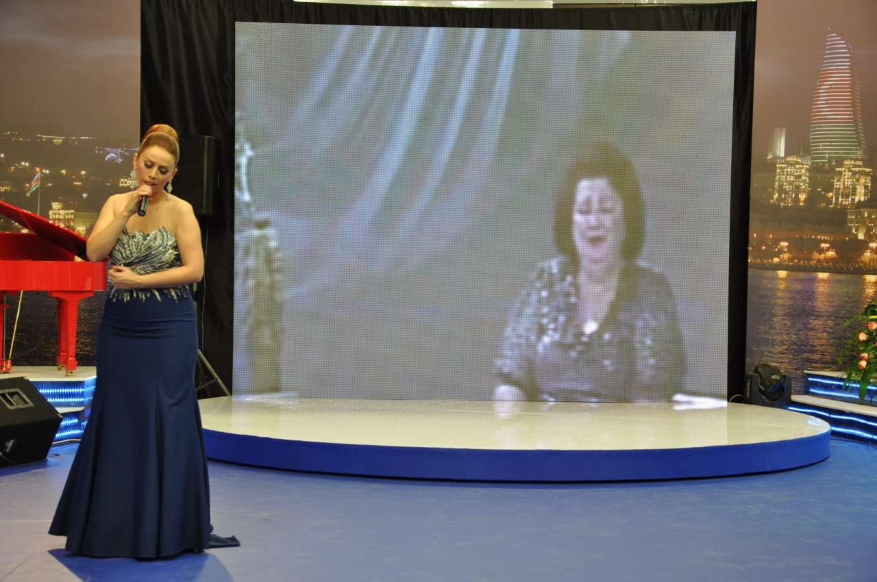 Роза Зяргярли стала ведущей проекта "Бакинское время", посвященного корифеям искусства (ФОТО)