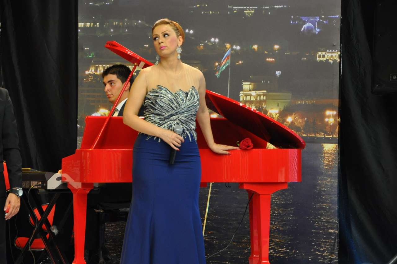 Роза Зяргярли стала ведущей проекта "Бакинское время", посвященного корифеям искусства (ФОТО)