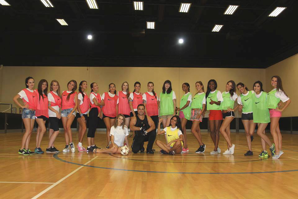 Красавицы со всего мира сыграли в Баку футбол, занялись йогой и климбингом (ФОТО)