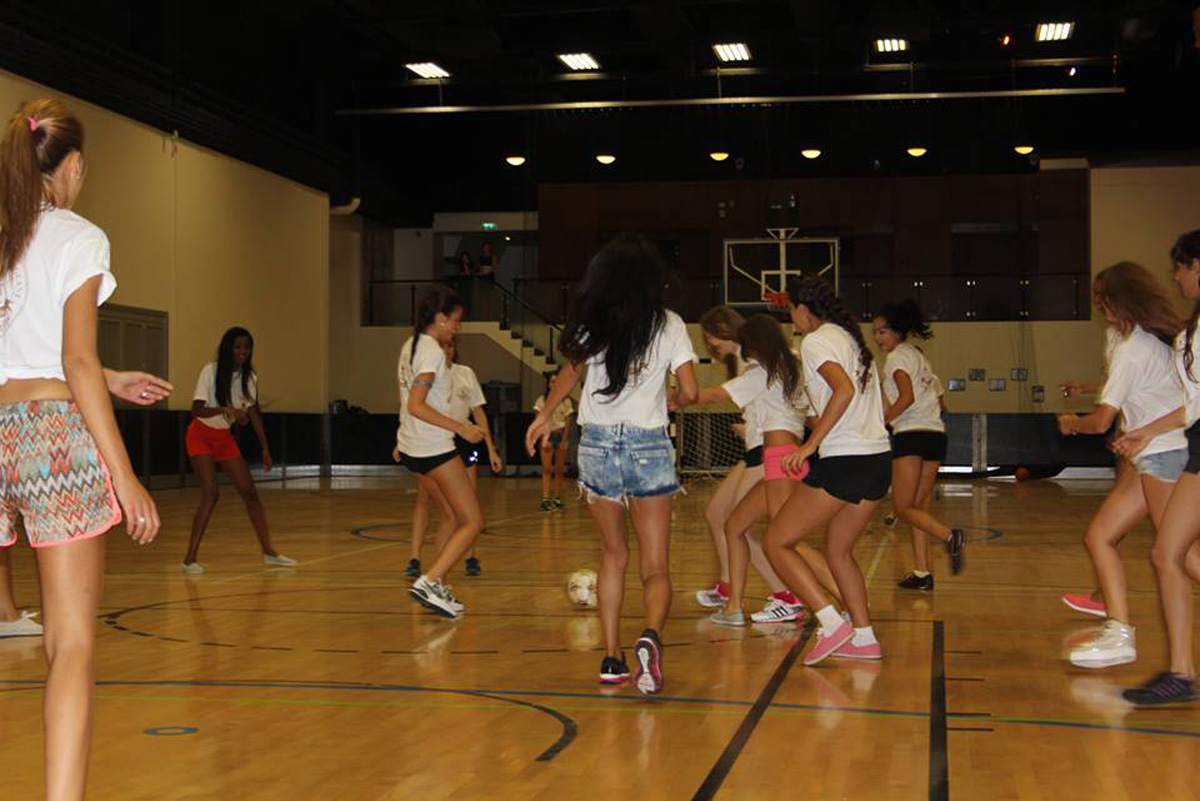 Красавицы со всего мира сыграли в Баку футбол, занялись йогой и климбингом (ФОТО)