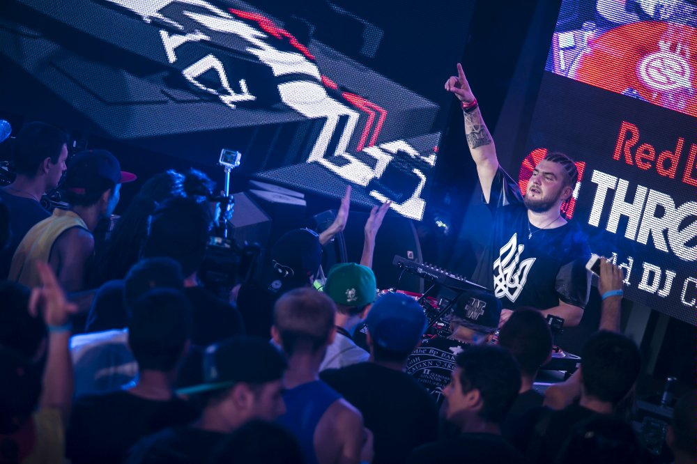 В Баку выбран чемпион мира среди ди-джеев Red Bull Thre3Style (ФОТО)