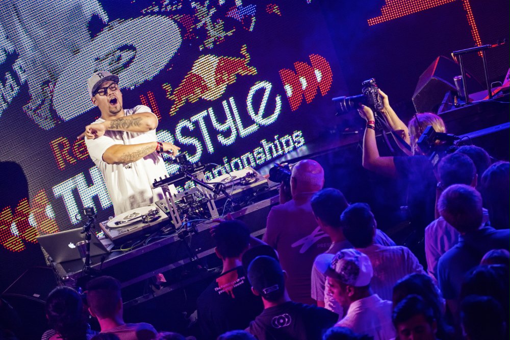 В Баку выбран чемпион мира среди ди-джеев Red Bull Thre3Style (ФОТО)