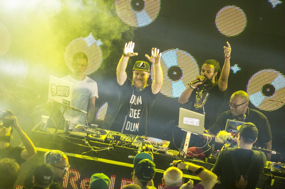 В Баку выбран чемпион мира среди ди-джеев Red Bull Thre3Style (ФОТО)